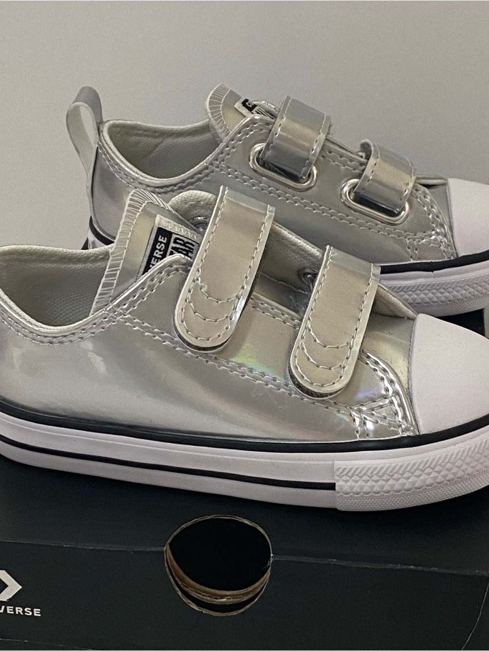 Converse Kids Silver Metallic Low-Top Velcro Sneakers